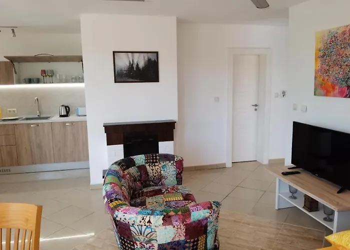 Metatron U Doma Apartment *